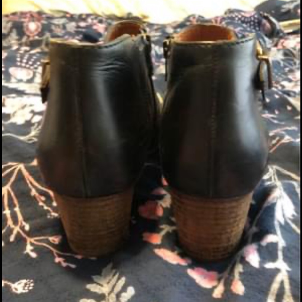 Madewell Pointed Toe Leather Booties - Picture 5 of 8